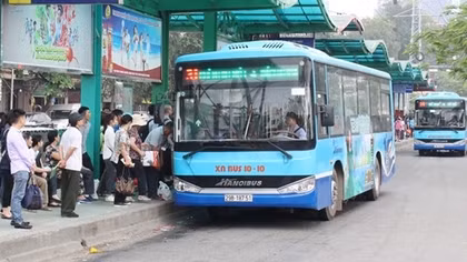 Giải pháp nào để hút thêm khách đi phương tiện công cộng?