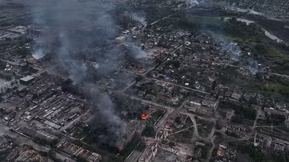 Ukraine mất gần một nửa thành phố chiến lược ở Kharkov