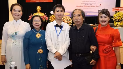 Cậu bé hiện thực hóa ước mơ trở thành nhà văn