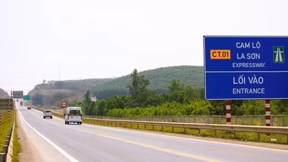 Phát động thi đua cao điểm "500 ngày đêm hoàn thành 3.000km đường bộ cao tốc"