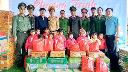 Công an tỉnh Quảng Ngãi với những hoạt động hướng đến người nghèo dịp năm mới 2025