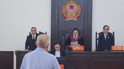 Lãnh án tù vì tổ chức hút hố ga tìm cặn vàng không bảo đảm điều kiện khiến 2 người tử vong