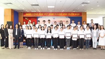Quỹ học bổng Thắp sáng niềm tin: Hành trình kết nối, sẻ chia