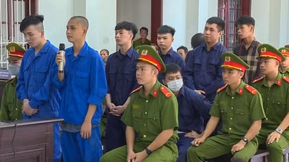 Anh em ruột cùng lãnh án tù vì bạn gái nhờ giải quyết mâu thuẫn