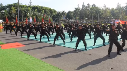 Sôi nổi Hội thi điều lệnh, bắn súng, võ thuật của Công an Quảng Ngãi