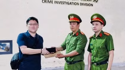 Du khách Singapore cảm ơn Công an Việt Nam