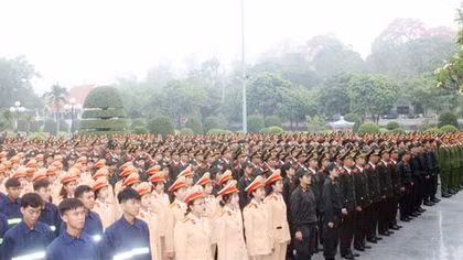 Khối diễu binh, diễu hành CAND viếng Nghĩa trang Liệt sĩ A1