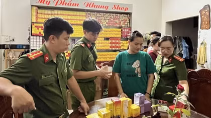 Hàng vạn sản phẩm trôi nổi tại công ty kinh doanh mỹ phẩm
