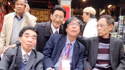 Anh ngàn lần chớp mắt trước Mùa Xuân