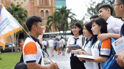 Giảm 50% phí thẩm định cấp thẻ hướng dẫn viên, giấy phép kinh doanh dịch vụ lữ hành