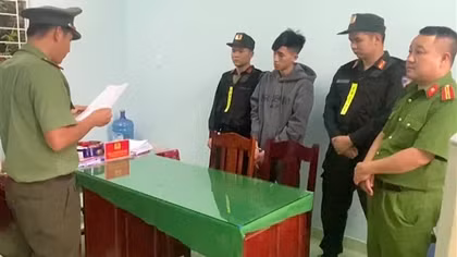 Bắt giam nhóm bảo kê, nổ súng giương oai ở Dung Quất