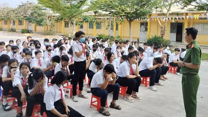 Đẩy mạnh xây dựng thế trận lòng dân vững chắc (bài 1)