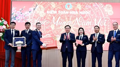 Chủ tịch Quốc hội Vương Đình Huệ chúc tết Kiểm toán nhà nước