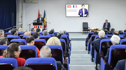 Thủ tướng Phạm Minh Chính thăm, làm việc tại Đại học Kỹ thuật Xây dựng Bucharest