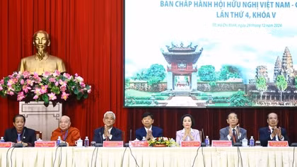 Vun đắp hơn nữa quan hệ hữu nghị truyền thống Việt Nam - Campuchia