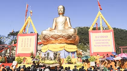 Mô hình con người trong thơ văn Lý, Trần!