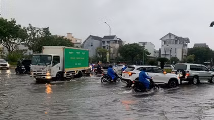 Mưa lớn gây ngập nhiều nơi tại Đà Nẵng