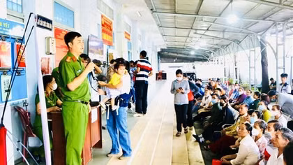 Giúp phòng ngừa tội phạm lừa đảo cài đặt sinh trắc học ở TP Hồ Chí Minh