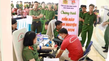 Tuổi trẻ Công an tỉnh Bình Phước tích cực hiến máu cứu người