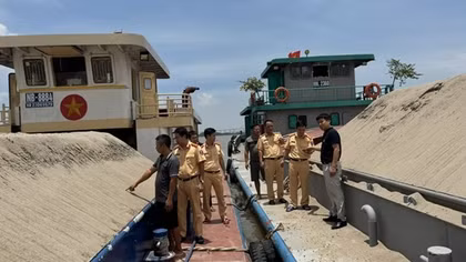 Từ vụ bắt giữ 4 đối tượng đánh bạc, làm rõ việc khai thác cát trên sông Bạch Đằng