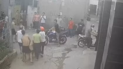 Dùng dao cứa cổ “tình địch” tử vong ngay tại phòng trọ
