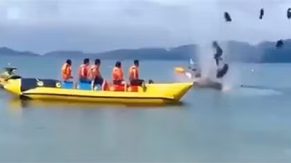 Mô tô nước phát nổ khi đang phục vụ du khách trên biển Cô Tô