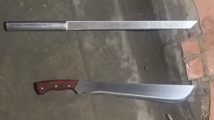 Kịp thời ngăn chặn 2 nhóm thanh thiếu niên mang hung khí ra đường
