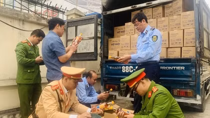 Phòng, chống tội phạm, chống buôn lậu, gian lận thương mại phải được thực hiện thường xuyên, liên tục