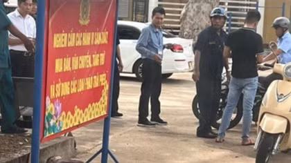 Mâu thuẫn khi đến UBND xã giải quyết tranh chấp sổ đỏ, một người bị đâm tử vong