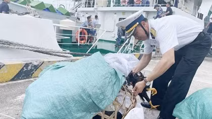 Bài 1: Hành trình mang nghĩa tình ra đảo