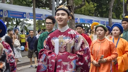 Những người trẻ “tầm phương” nguồn cội