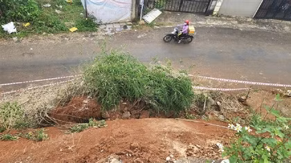 Cần sớm có phương án đảm bảo an toàn cho 32 hộ dân khu vực nguy cơ sạt lở ở Pleiku