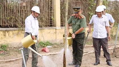 Công an tỉnh Sóc Trăng tổ chức "Tết trồng cây đời đời nhớ ơn Bác Hồ"
