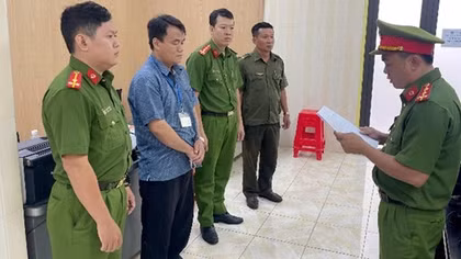 Bắt tạm giam trưởng dây chuyền Trung tâm Đăng kiểm nhận hối lộ