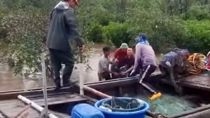 2 vợ chồng bị trúng sét khi đang đánh cá trên sông Chanh