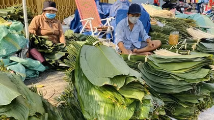 Nửa thế kỉ chợ lá gói Tết về nhà