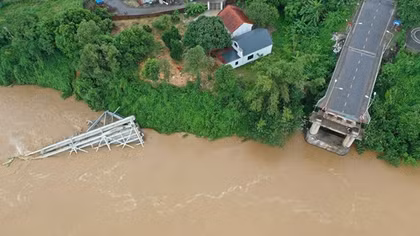 Đề xuất xây dựng cầu Phong Châu mới
