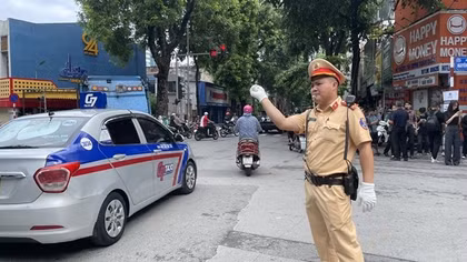 Hà Nội: Người dân lưu thông trong trật tự, tỏ lòng thành kính tiễn biệt Tổng Bí thư Nguyễn Phú Trọng