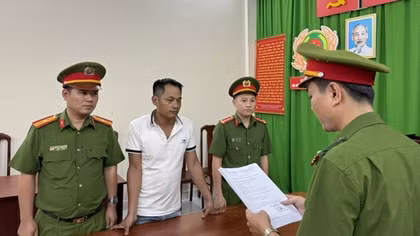 Tìm nạn nhân trong vụ "phù phép" hàng trăm xe gian thành xe mới