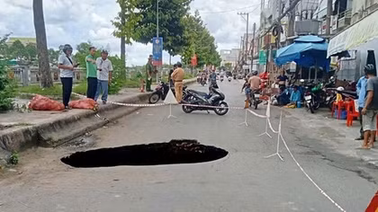 Xuất hiện “hố tử thần” ở gần chợ Sóc Trăng