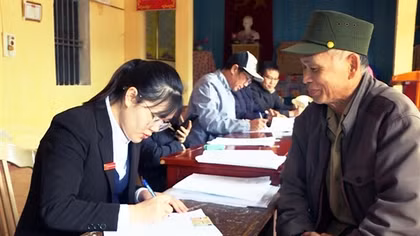 Đẩy nhanh chi trả lương hưu, trợ cấp BHXH  qua tài khoản ngân hàng