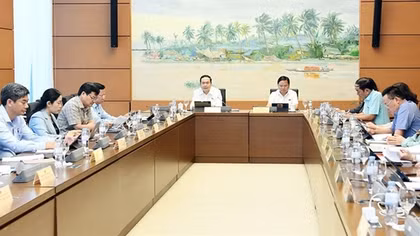 Tháo gỡ khó khăn, vướng mắc, đơn giản hóa thủ tục hành chính cho doanh nghiệp