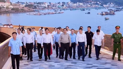 Thủ tướng Phạm Minh Chính khảo sát các dự án tại Thị trấn Hoàng Hôn