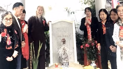Thông điệp từ “Nữ sĩ thời gió bụi”của Lê Phương Liên