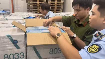Phát hiện kho hàng chứa hơn 11 tấn dạ dày lợn không rõ nguồn gốc