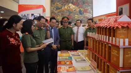Chăm lo phát triển văn hóa trong CAND