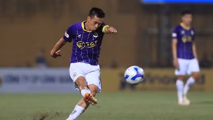 Văn Quyết lập công, Hà Nội FC thắng tối thiểu trận ra quân