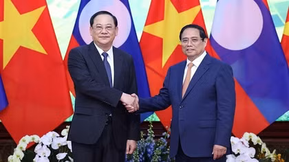 Thủ tướng Phạm Minh Chính gặp, làm việc với Thủ tướng Lào Sonexay Siphandone
