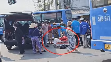Người đàn ông tử vong bất thường trước cổng Bến xe An Sương