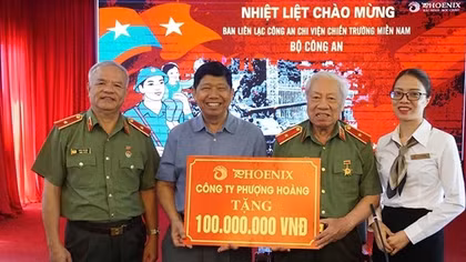 Công ty Phượng Hoàng hỗ trợ đồng bào vùng lũ và cán bộ Công an hưu trí